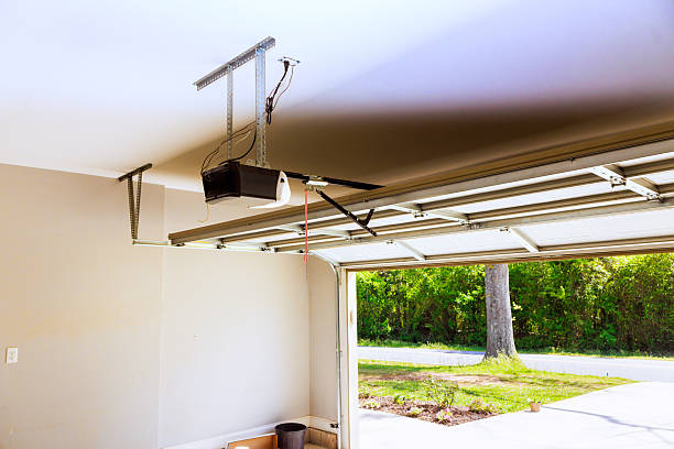 Top rated local Garage Door Maintenance specialists in LaCoste, TX